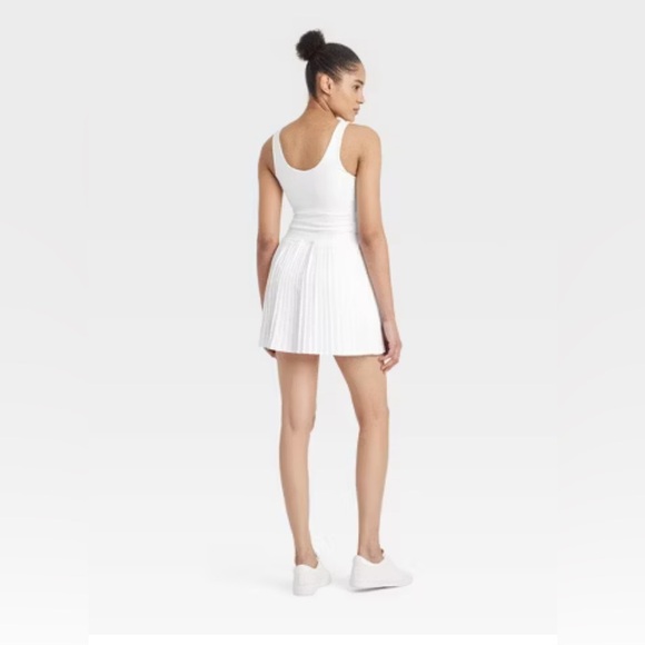 All in Motion Pleated White ivory Activewear with Inner Shorts size M. - Picture 5 of 14